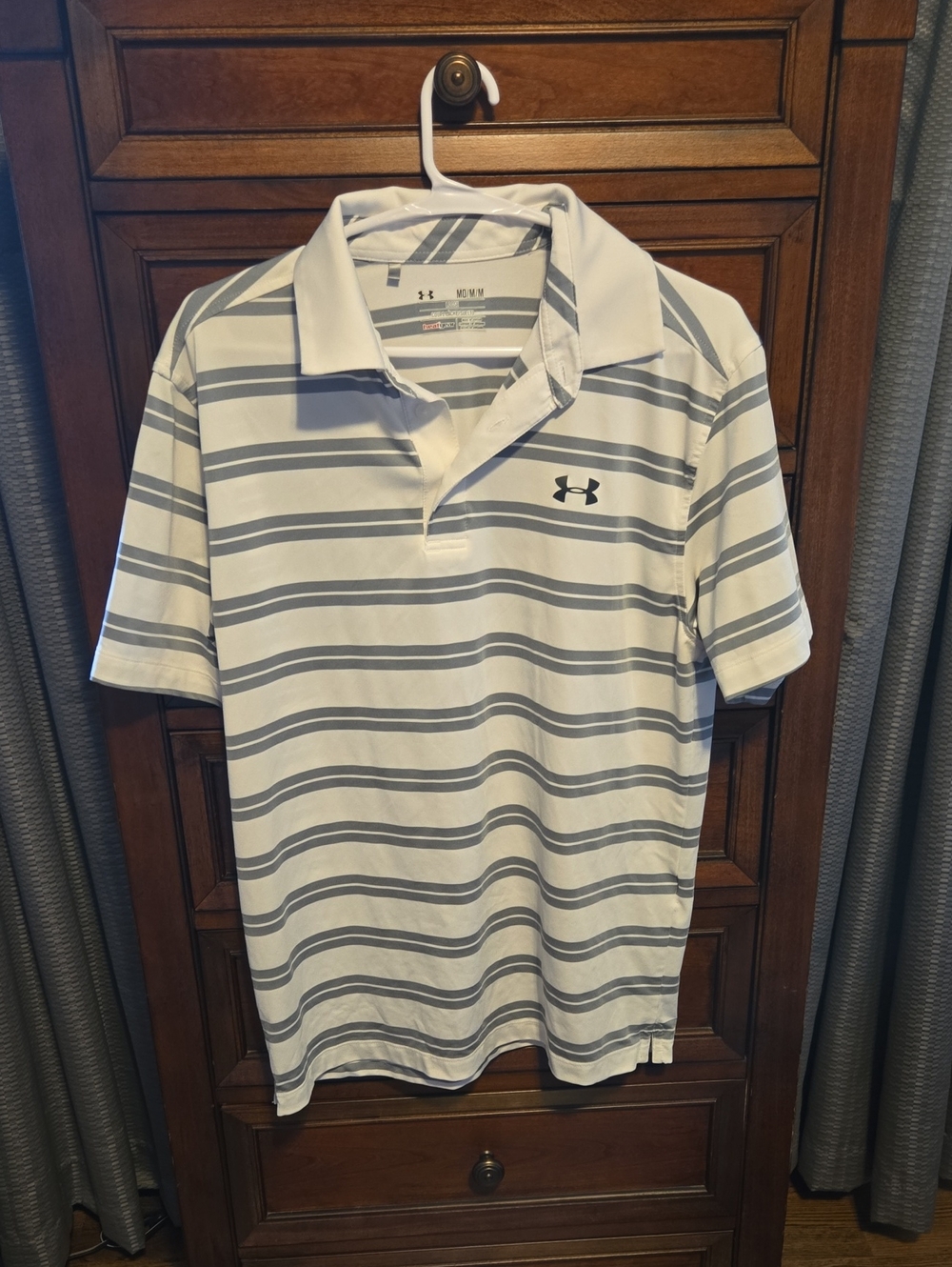 Under Armour Men’s White Polo with Gray Horizontal Stripes